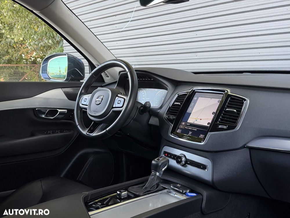 Volvo XC 90 D5 AWD Geartronic Momentum - 8