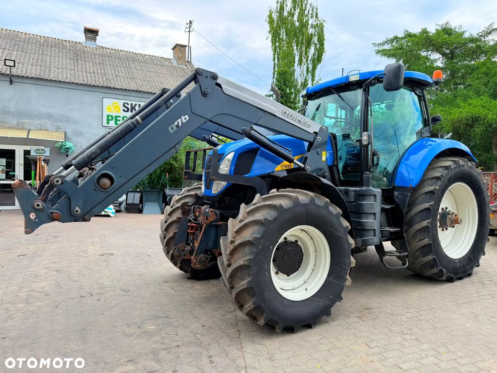 New Holland T 7050 - 12