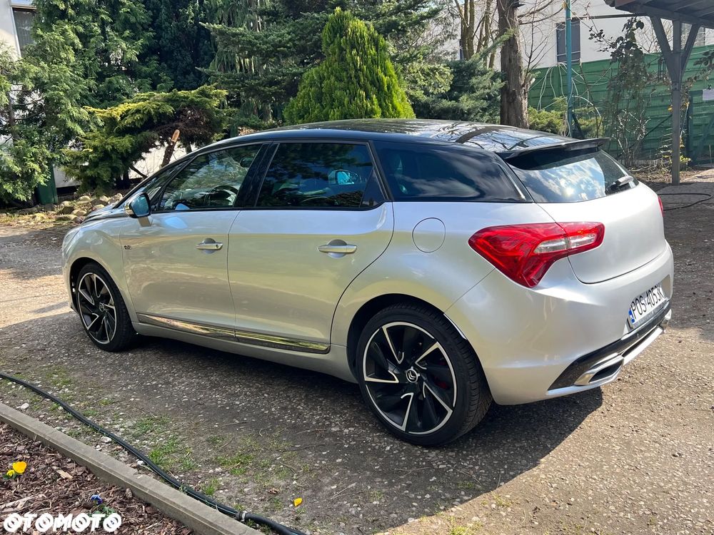 Citroën DS5 Hybrid4 Business Class - 1