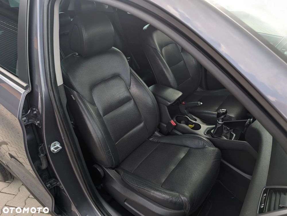 Hyundai Tucson 1.7 CRDI BlueDrive Style 2WD - 35