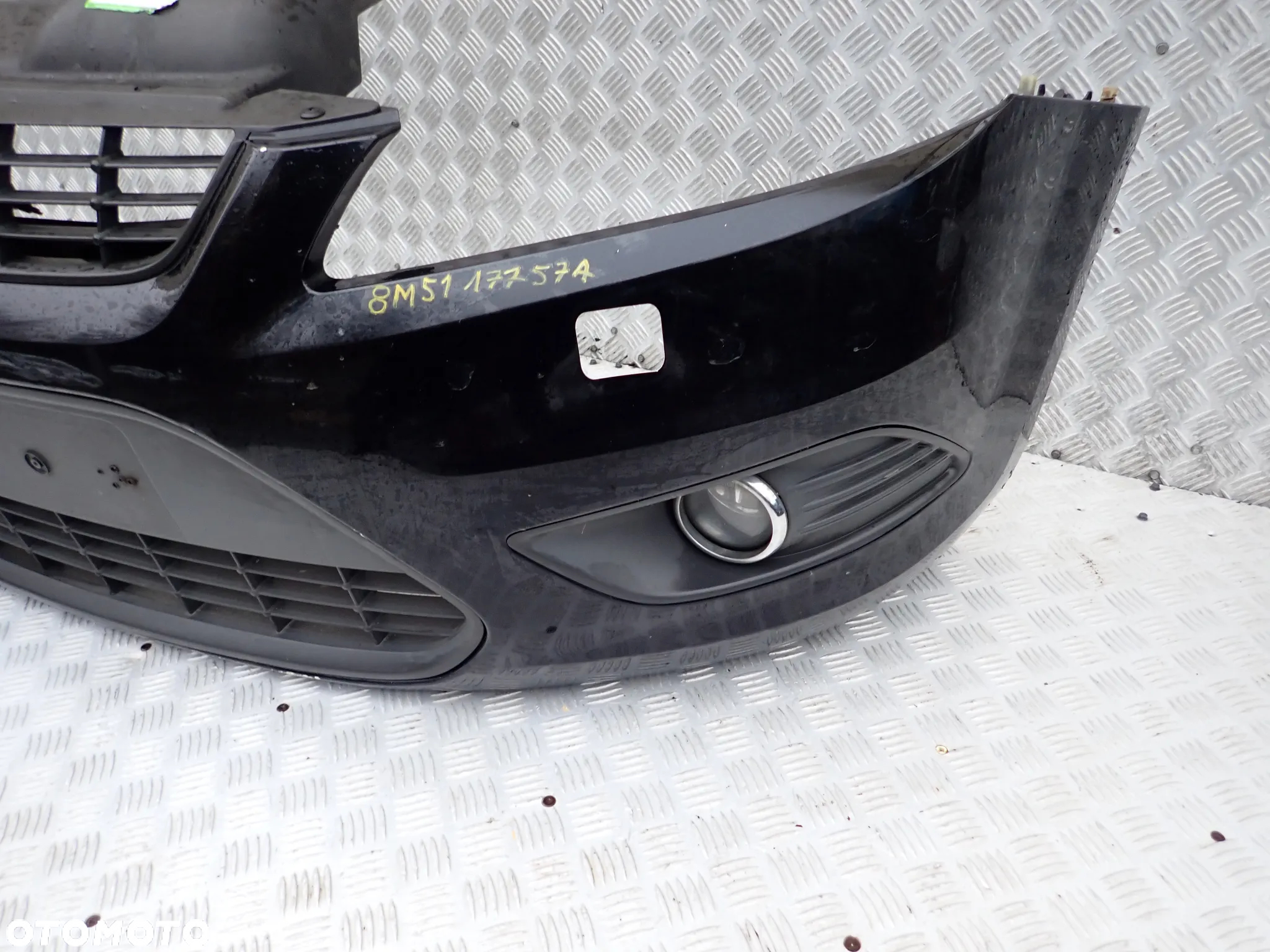 ZDERZAK PRZÓD PRZEDNI FORD FOCUS MK II  8M5117757A - 2