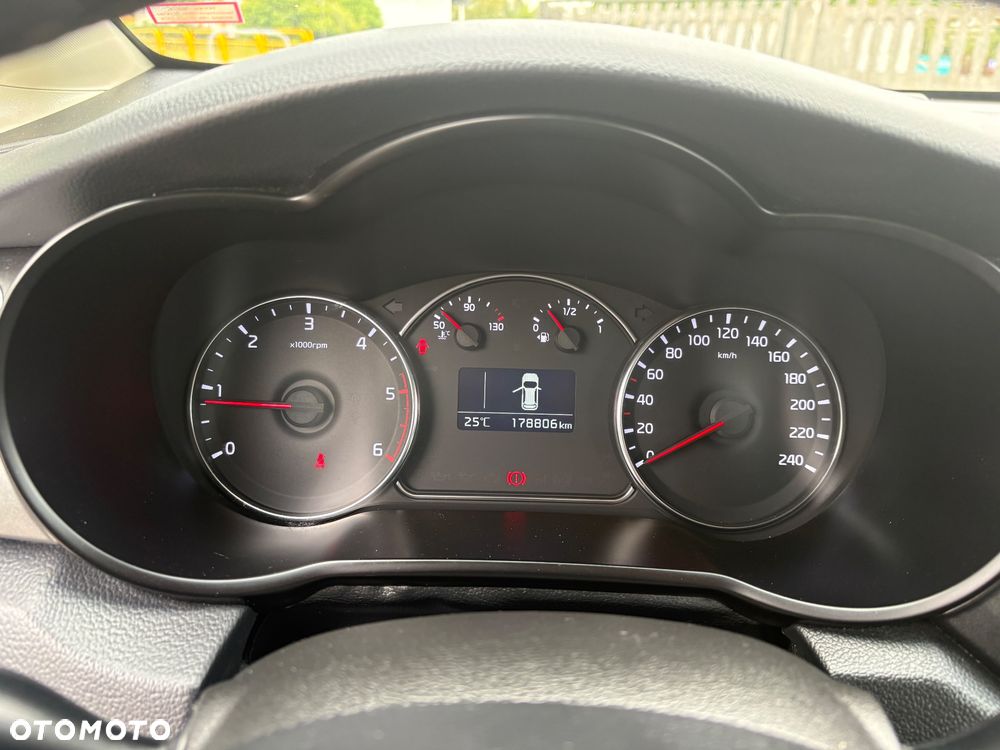 Kia Carens 1.7 CRDi Spirit - 33