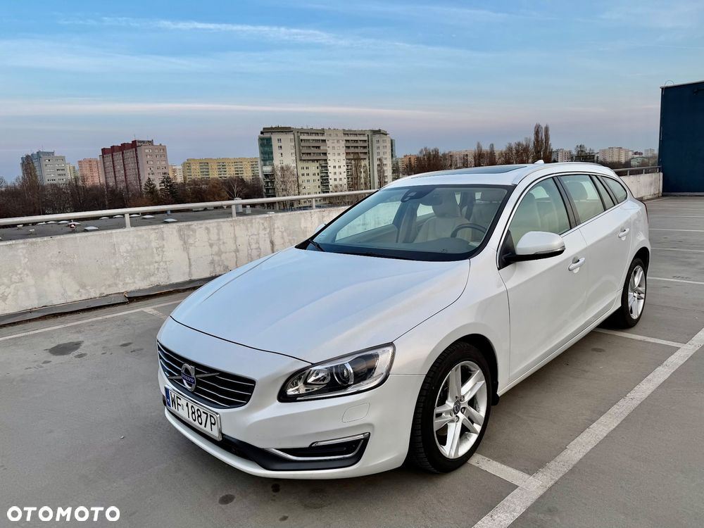 Volvo V60 T5 Geartronic Summum - 1