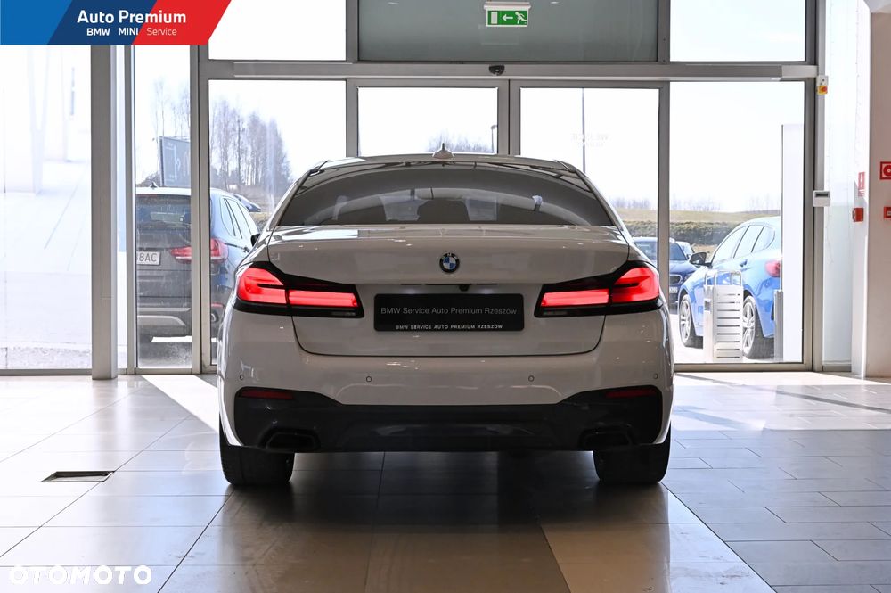 BMW Seria 5 520d xDrive mHEV - 19