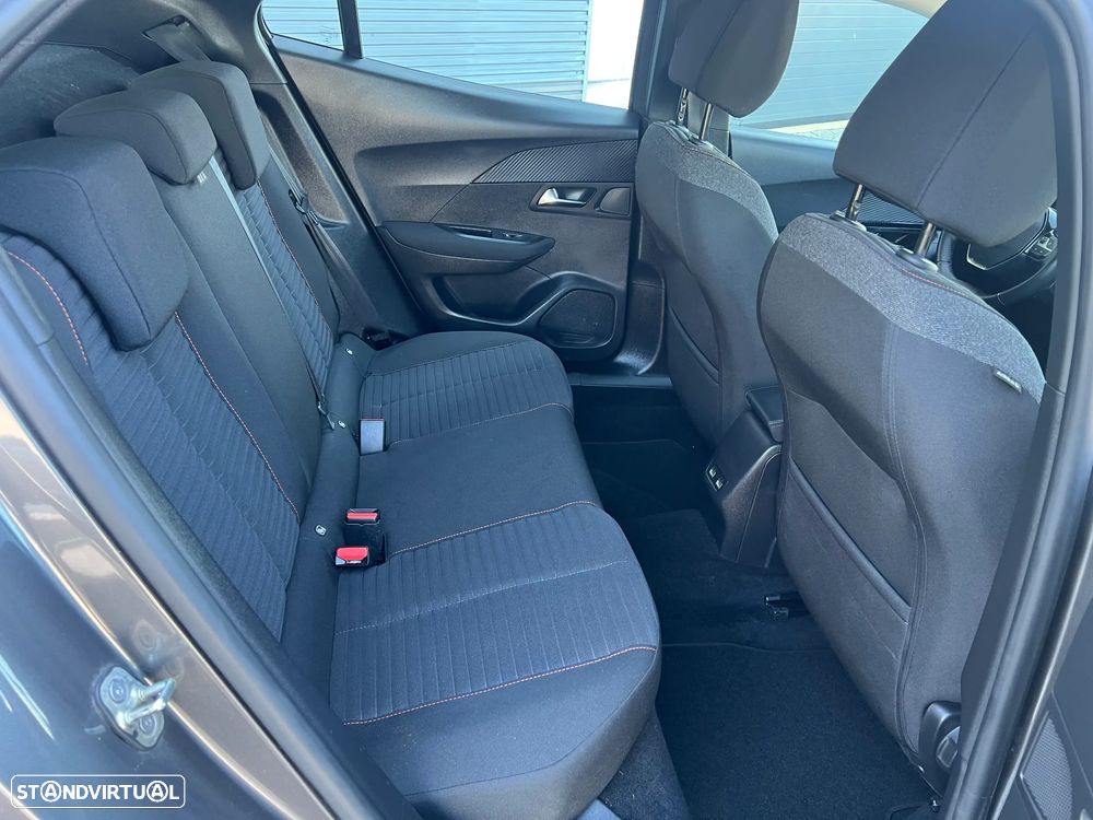 Peugeot 2008 1.2 PureTech Active Pack EAT8 - 8
