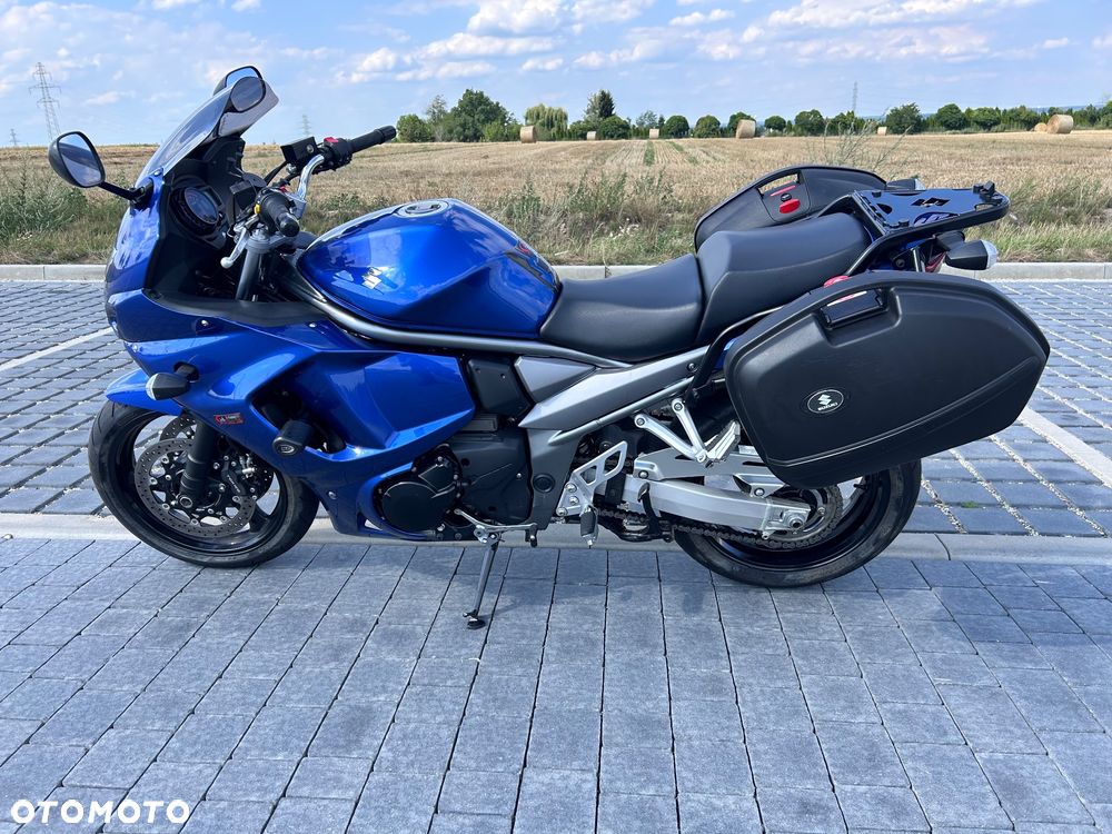 Suzuki GSX - 11