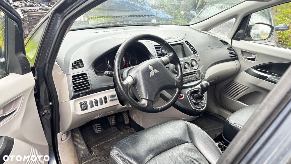 Mitsubishi Grandis 2.0 DID Intense - 2