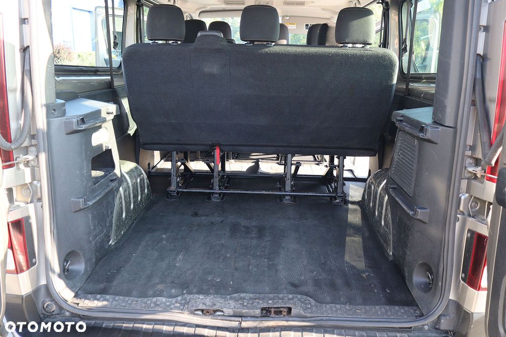 Renault Trafic - 12