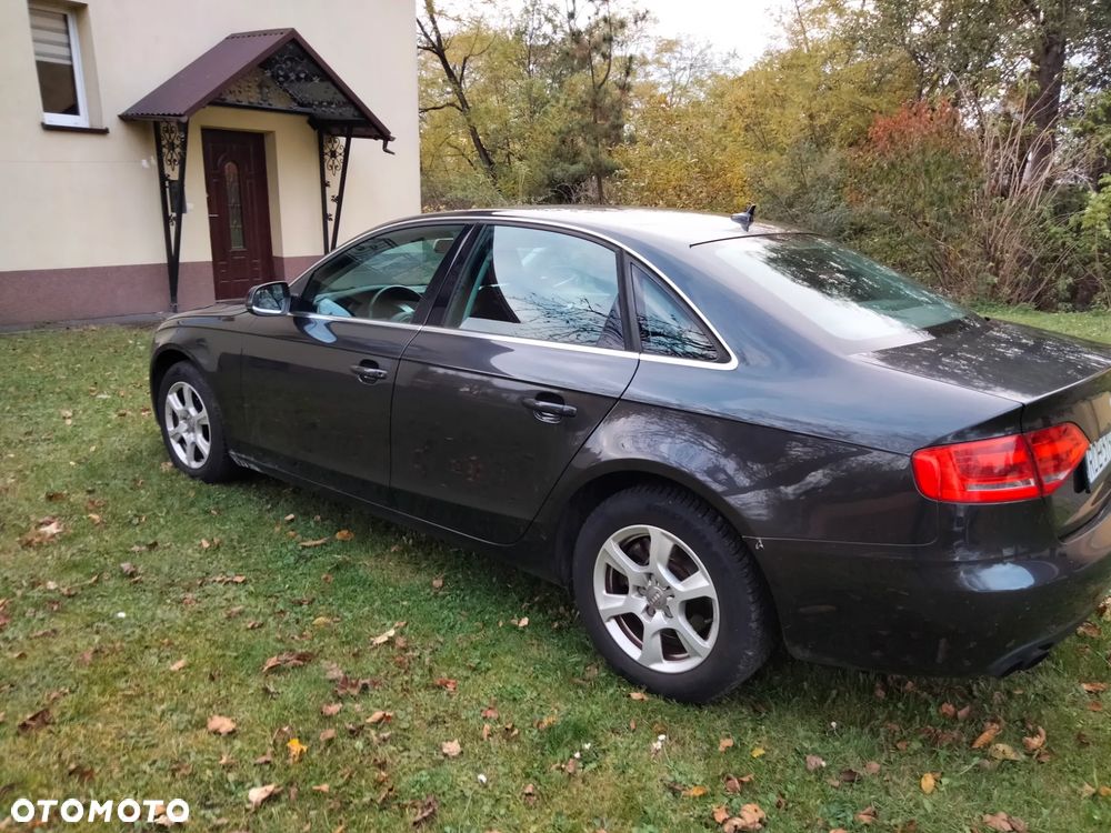 Audi A4 Limousine 2010 photo 3