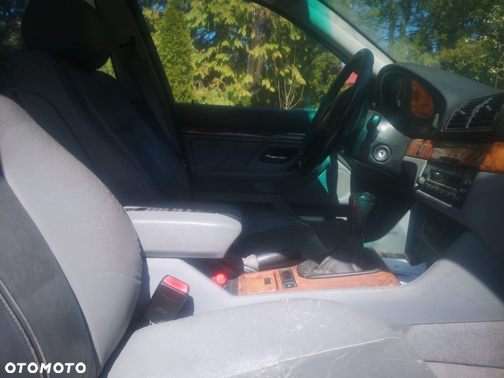 BMW Seria 5 - 10