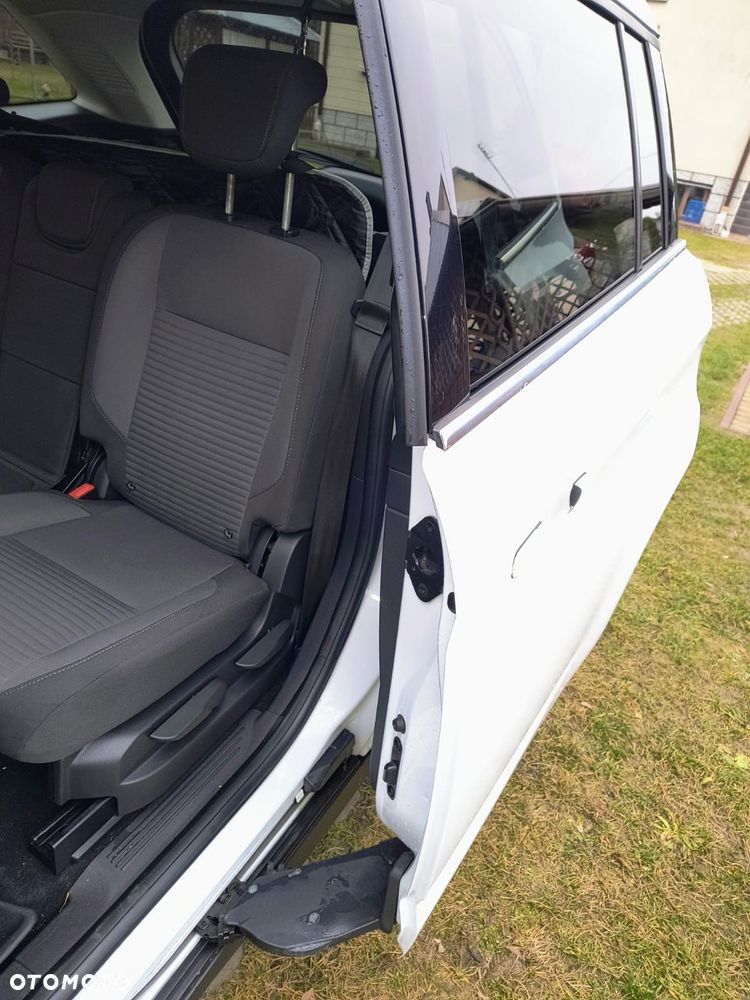 Ford Grand C-MAX - 10