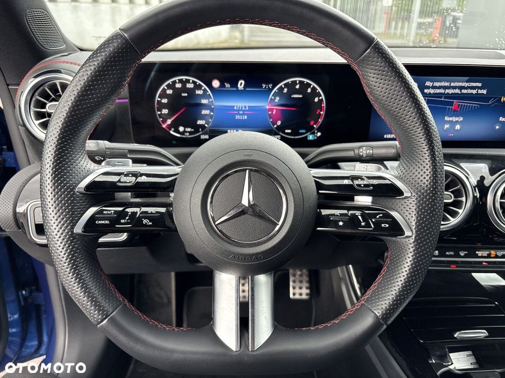 Mercedes-Benz CLA - 12