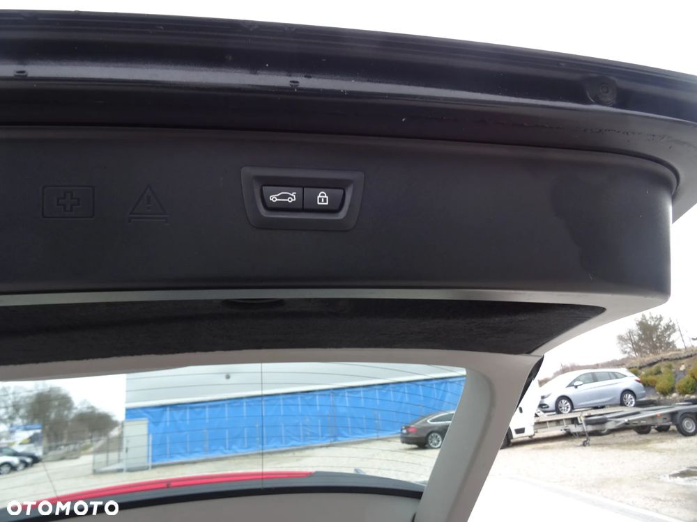BMW Seria 5 525d xDrive Sport-Aut - 18