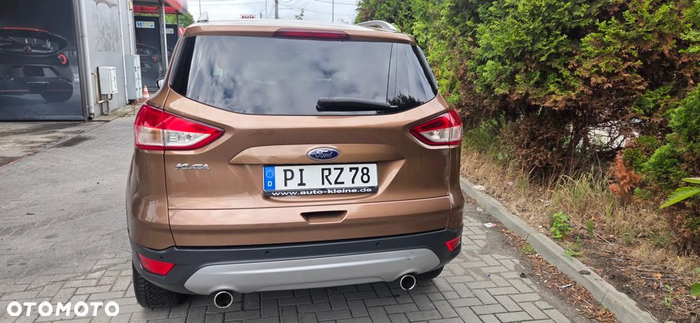 Ford Kuga 2.0 TDCi 2x4 Titanium - 12