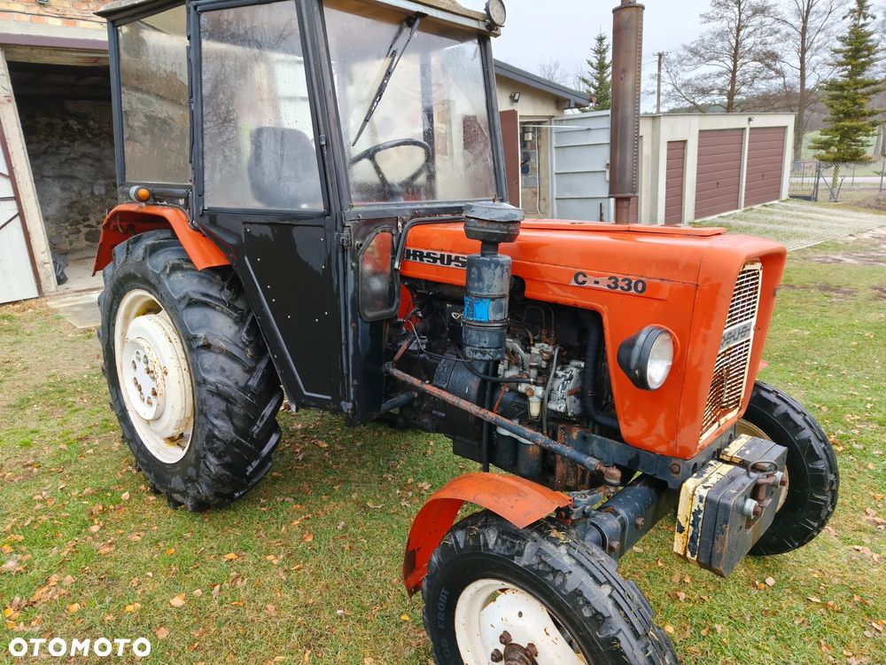 Ursus C-330 - 3