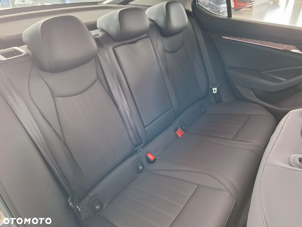 Skoda Superb 2.0 TSI L&K DSG - 21