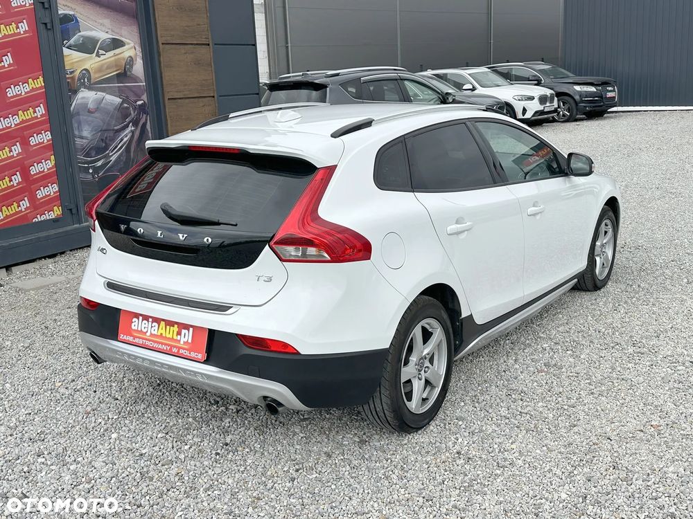 Volvo V40 Cross Country - 3