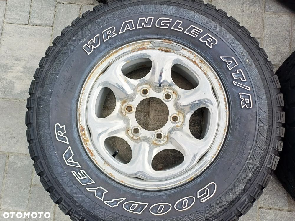 FELIGI Z OPONAMI STALOWE NISSAN TERRANO PATHFINDER R15 6x139,7 100,3 mm OPONY 235/75 R15 NR2 - 3