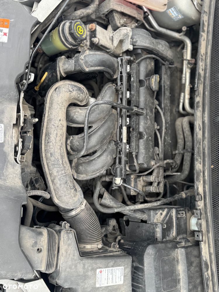 Ford Focus 1.6 Ambiente - 28