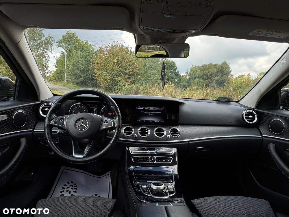 Mercedes-Benz Klasa E 220 d 9G-TRONIC - 31