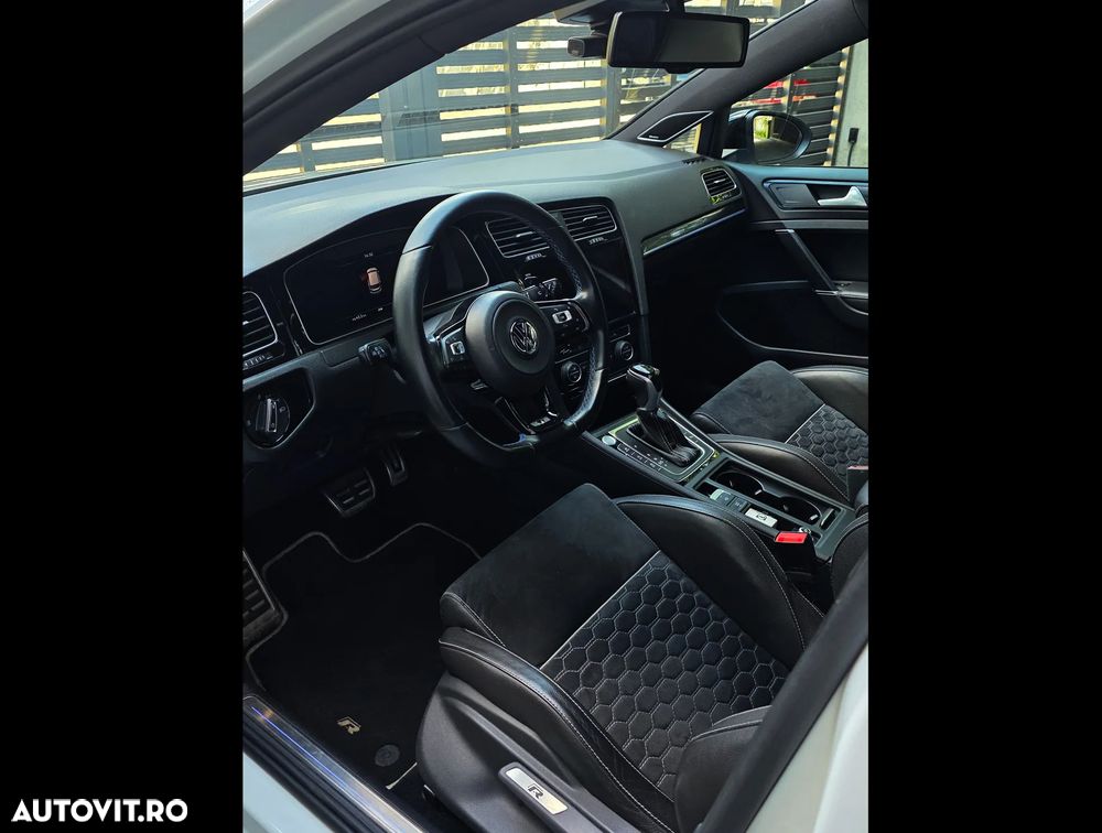 Volkswagen Golf - 17