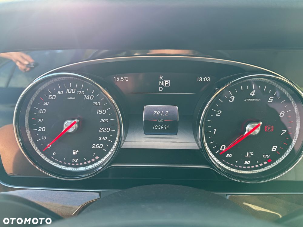 Mercedes-Benz Klasa E 200 CGI BlueEFFICIENCY Automatik Avantgarde - 31