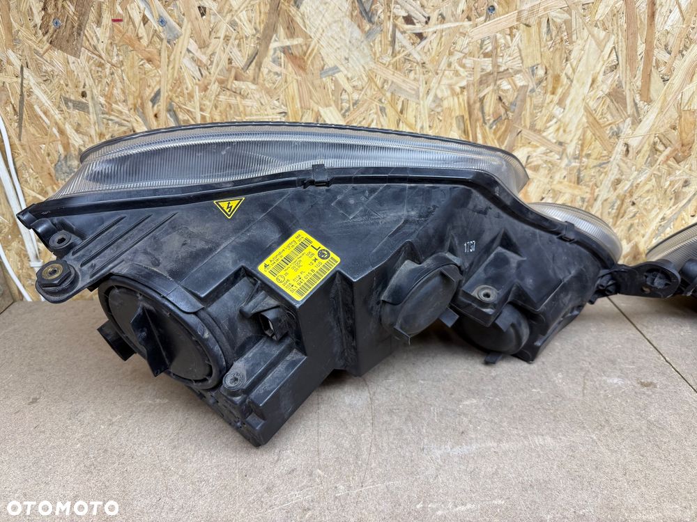 LAMPA LEWA PRAWA KOMPLET XENON SKODA YETI 5L1941015B 5L1941016B - 30