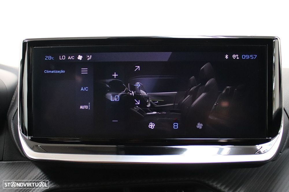 Peugeot 2008 1.2 PureTech Allure EAT8 - 13
