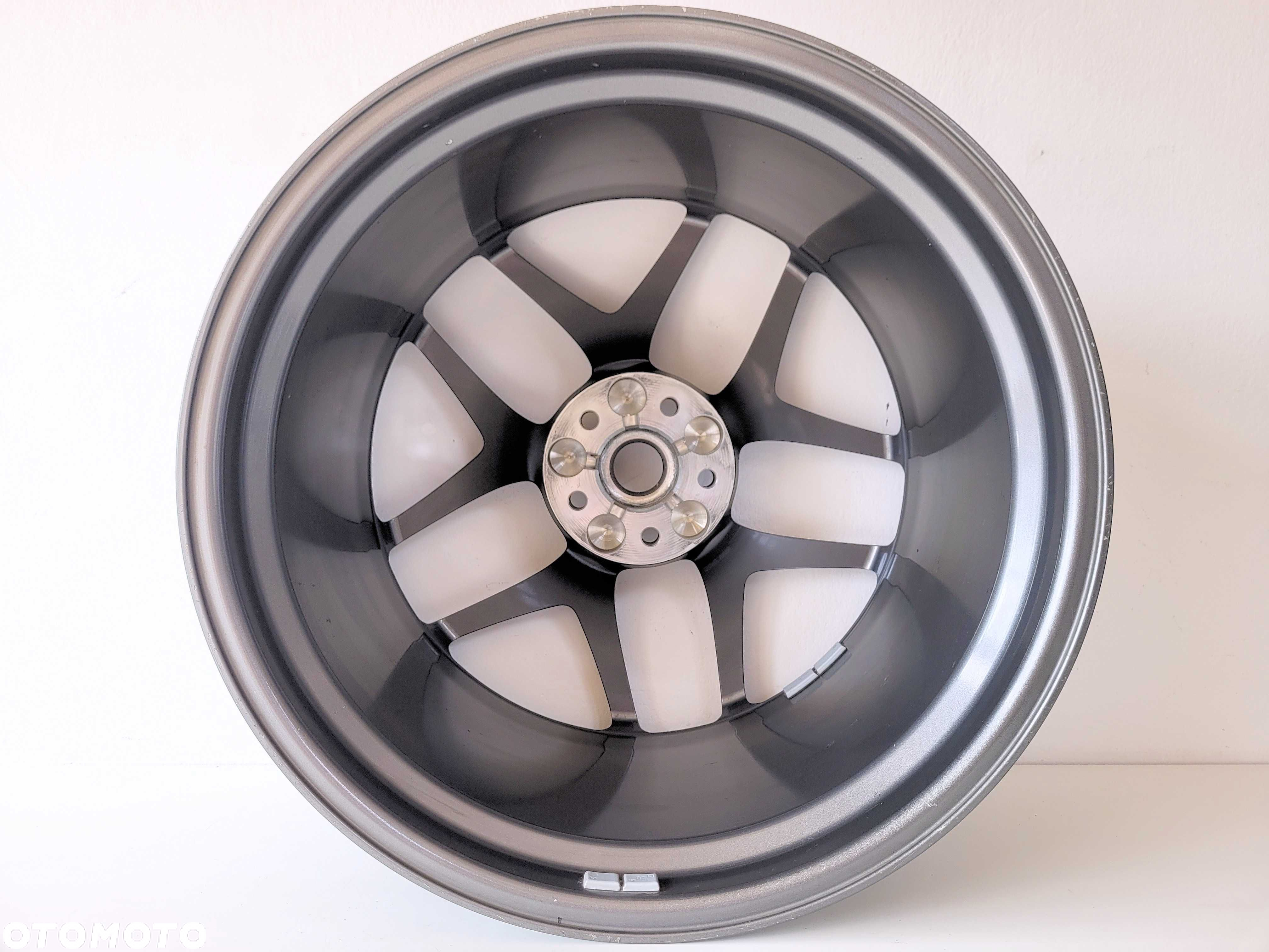 FERRARI F12 Berlinetta - Felga tylna 20 x 11,5 - kolor Corsa Grey - 4