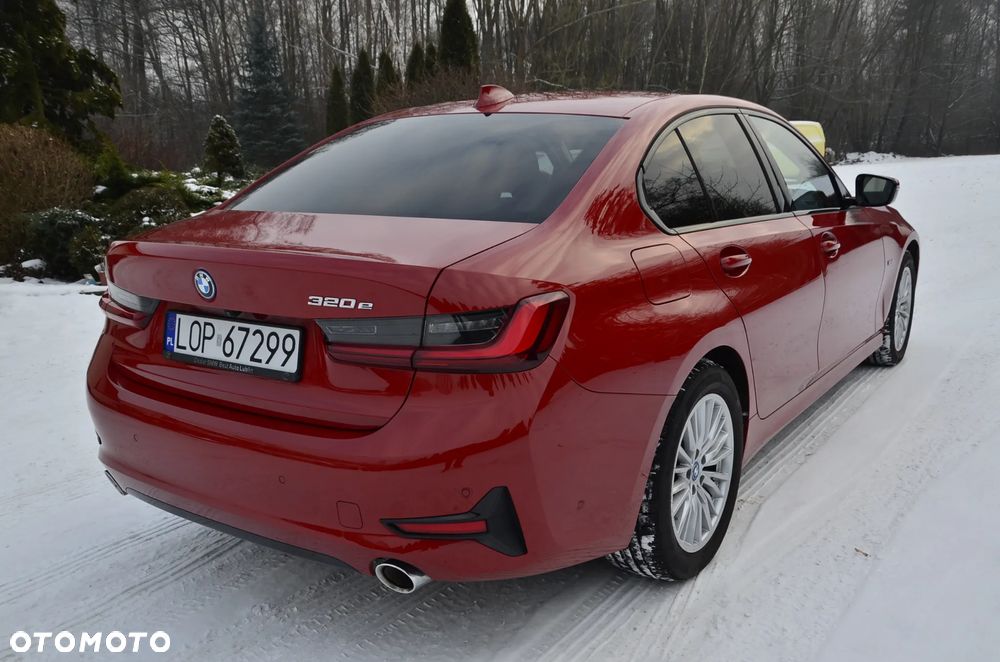 BMW Seria 3 320e Sport Line - 13