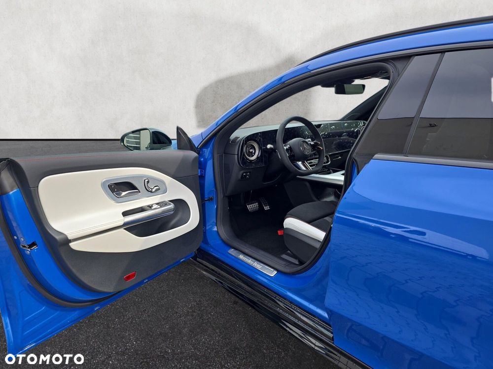 Mercedes-Benz CLA - 11