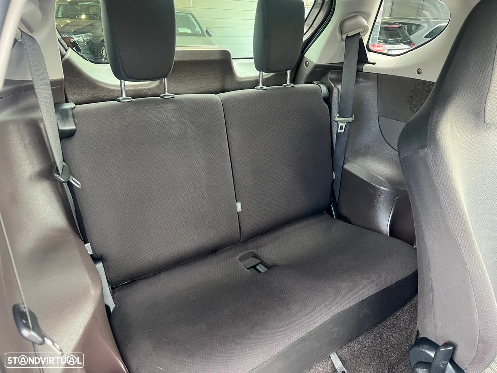 Toyota iQ 1.0 VVT-i 2 MultiDrive EP - 15