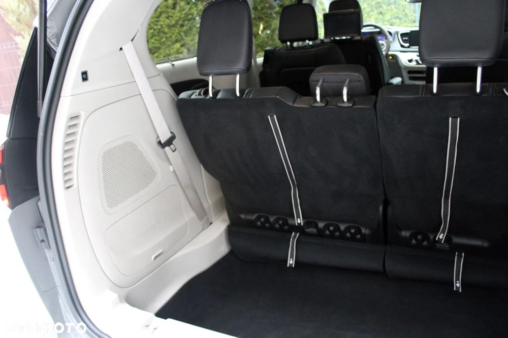 Chrysler Pacifica - 23