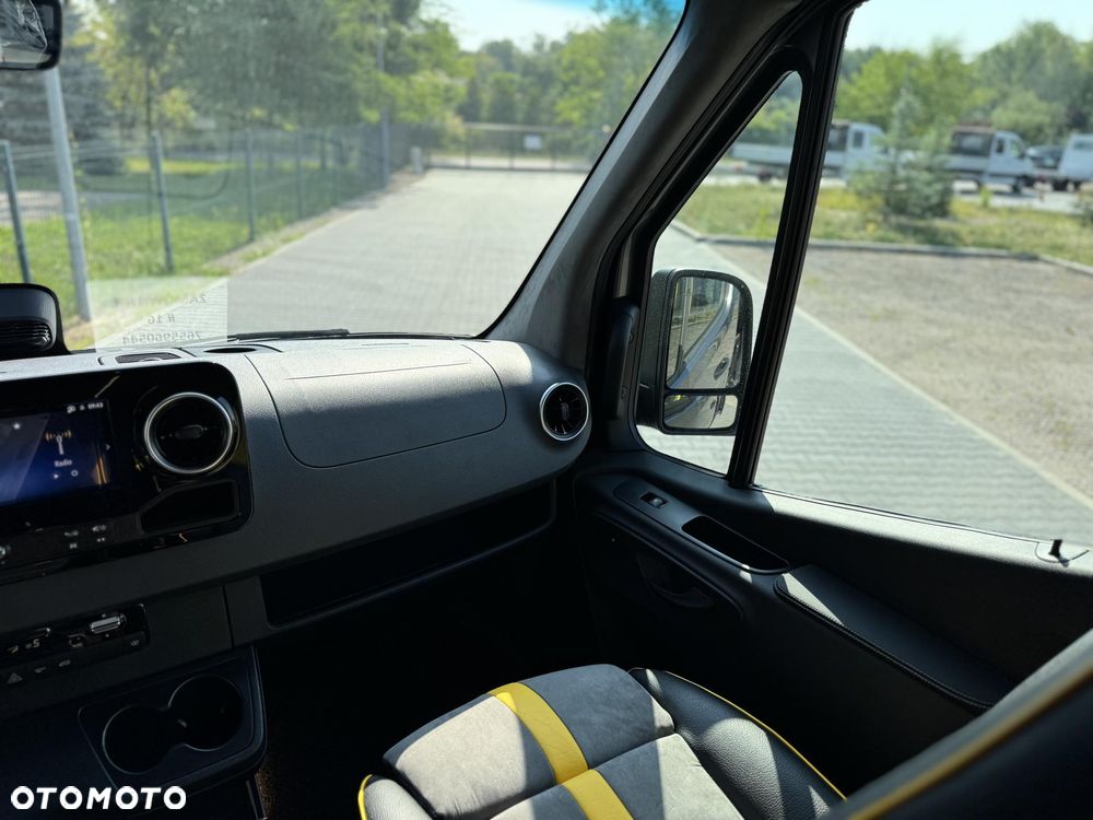 Mercedes-Benz Sprinter - 11