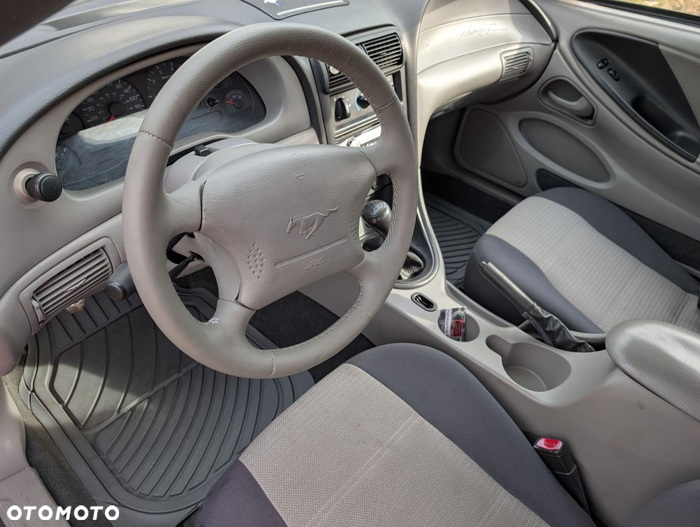 Ford Mustang - 18