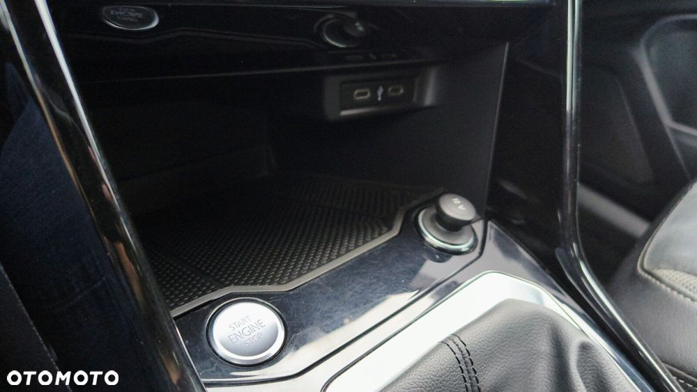 Volkswagen T-Roc - 28