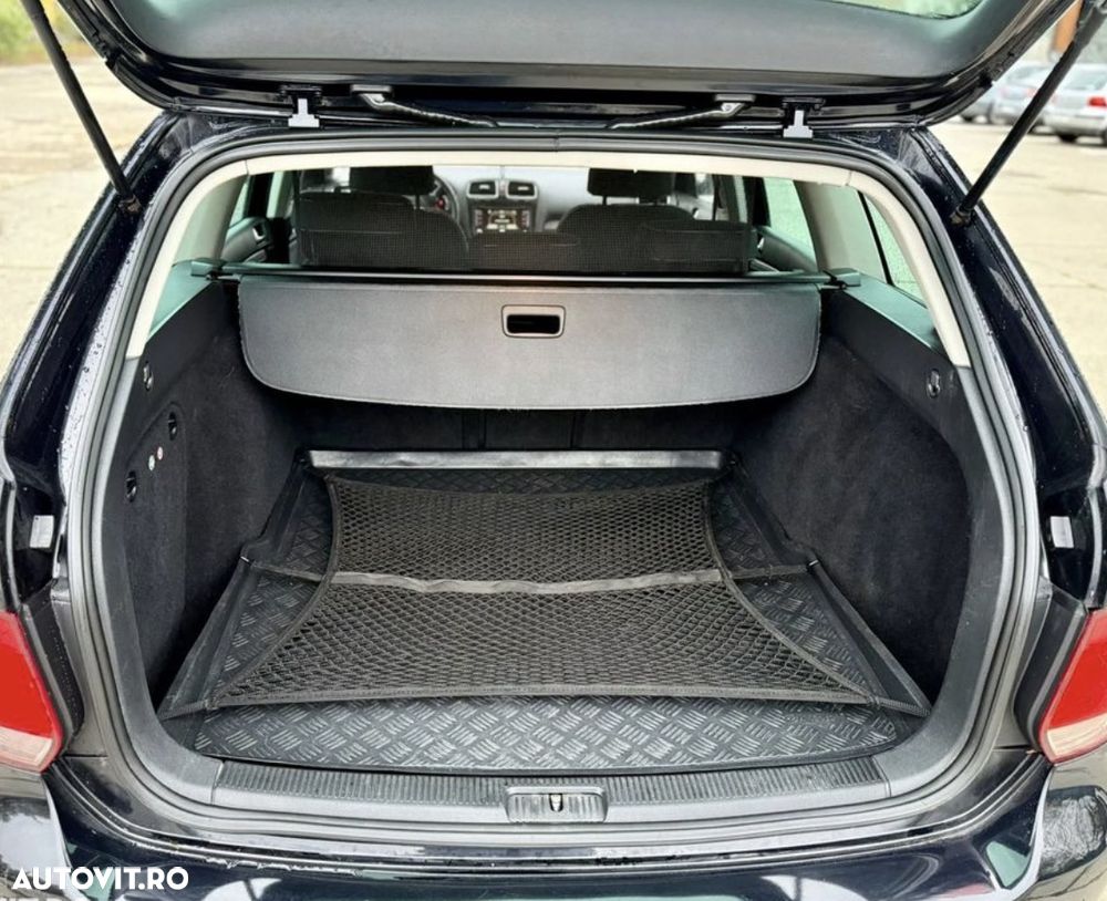 Volkswagen Golf 1.6 TDI DPF BlueMotion Technology MATCH - 31