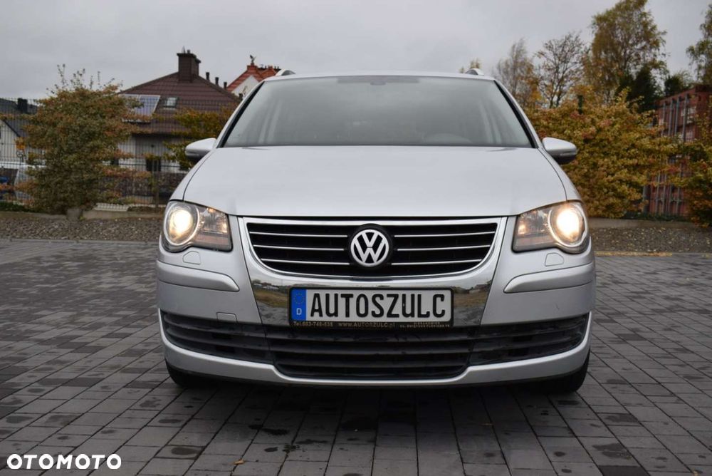 Volkswagen Touran - 4