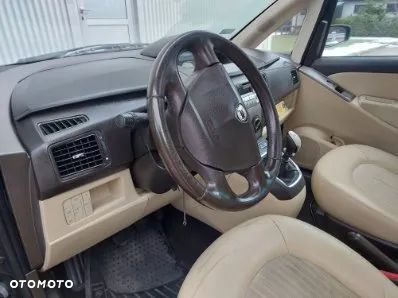 Lancia Musa 1.4 16v Platinum - 8