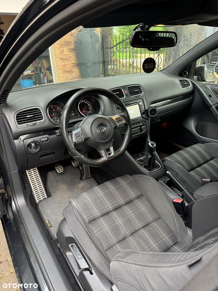 Volkswagen Golf - 5