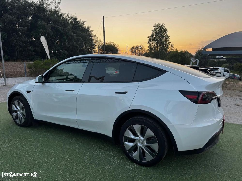 Tesla Model Y Long Range Dual Motor AWD - 4
