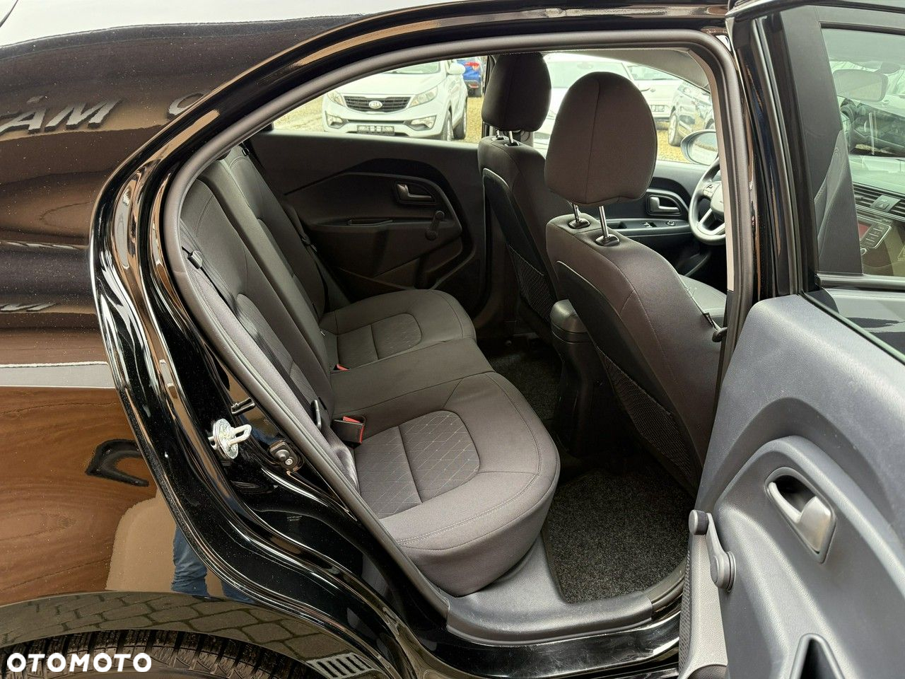 Kia Rio - 19