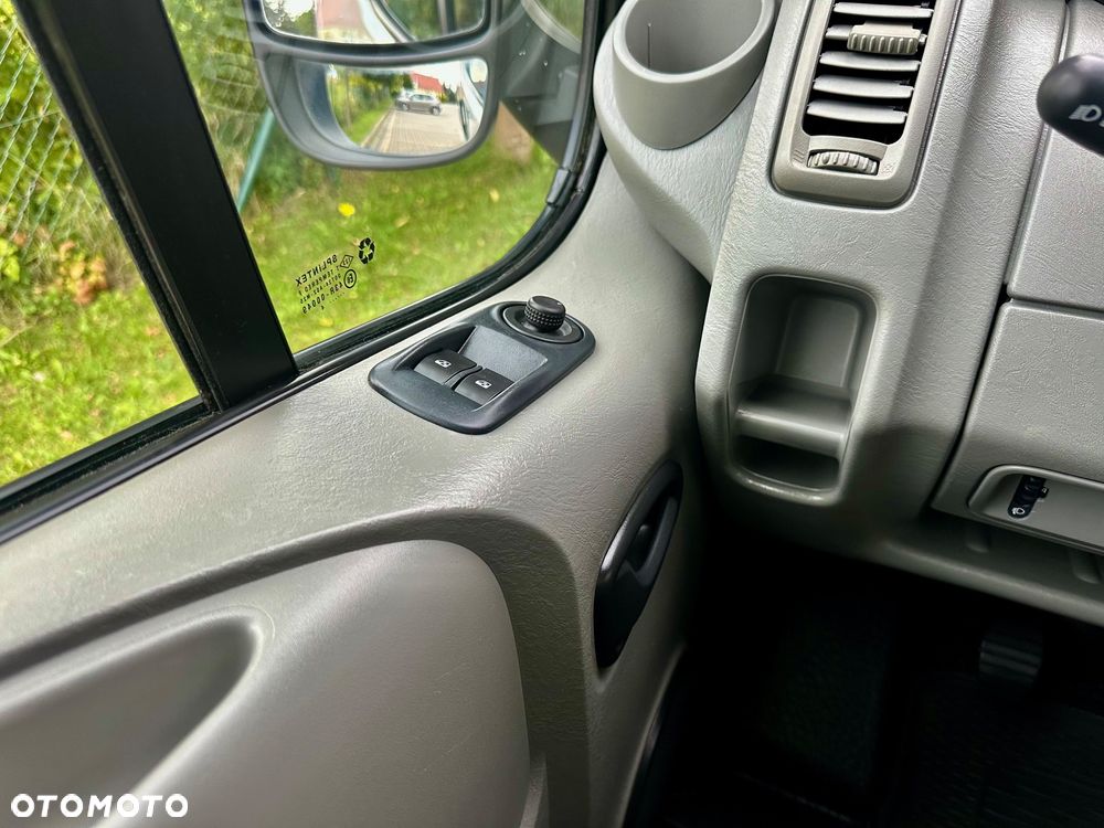 Renault Trafic - 10