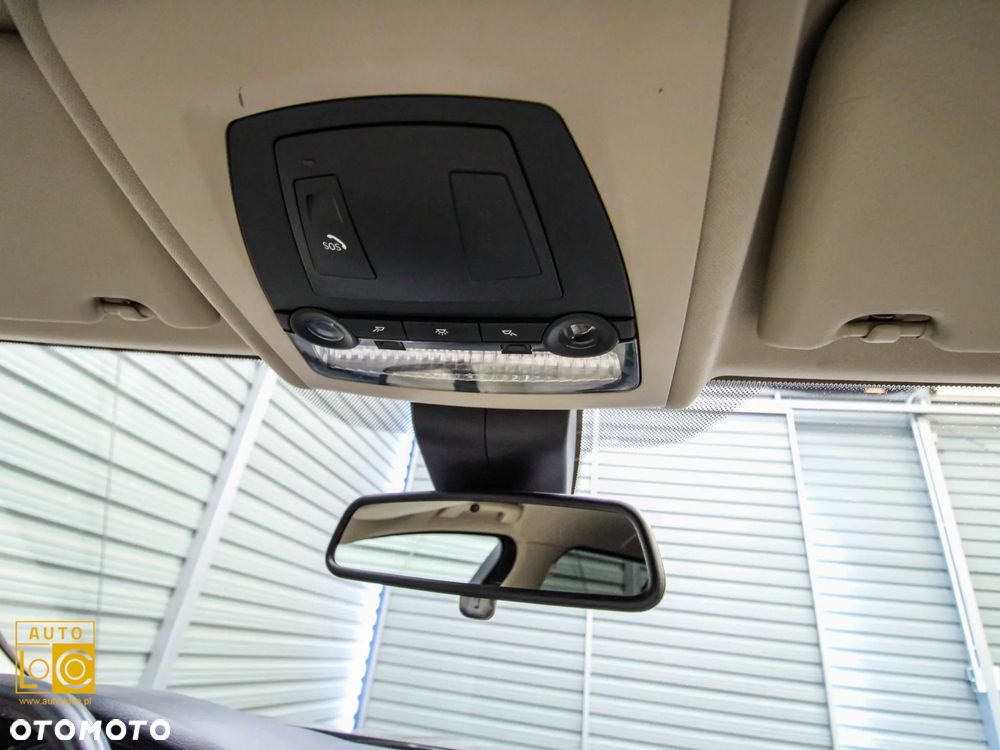 BMW Seria 5 520d xDrive Luxury Line - 34