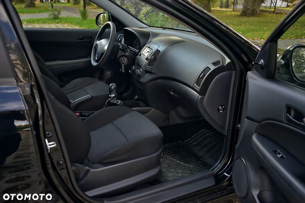 Hyundai i30 1.4 Comfort EU5 - 27
