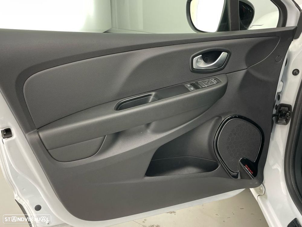 Renault Clio 0.9 TCe Limited - 16