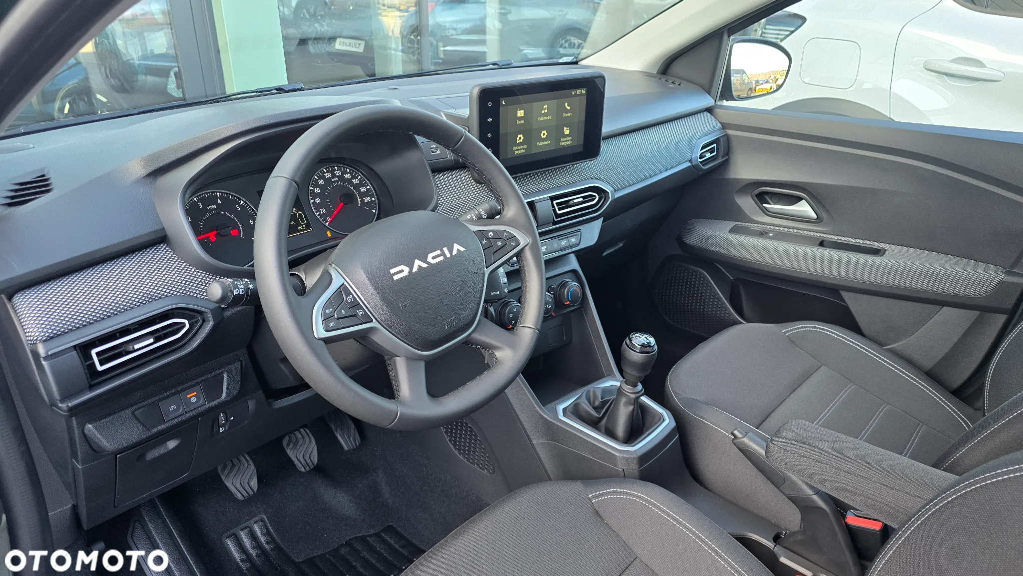 Dacia Sandero - 8