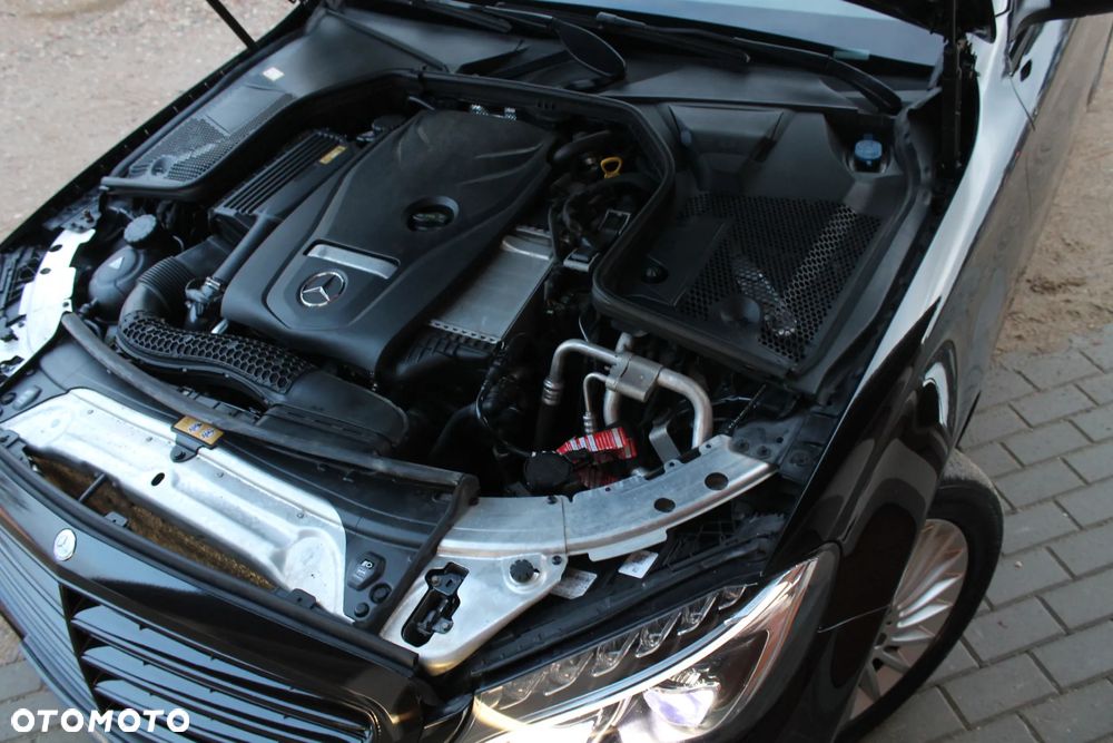 Mercedes-Benz Klasa C 200 4-Matic 9G-TRONIC - 40