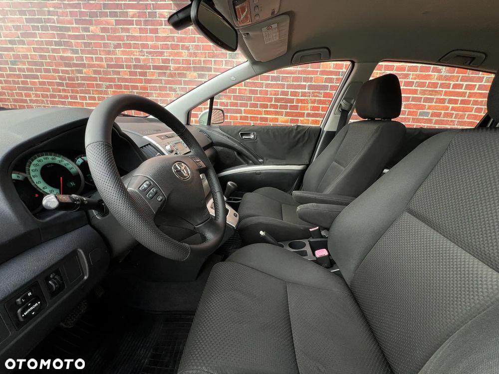 Toyota Corolla Verso - 11