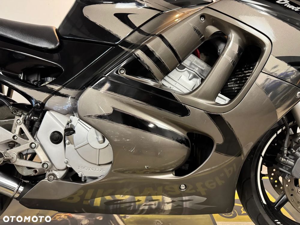 Honda CBR - 13